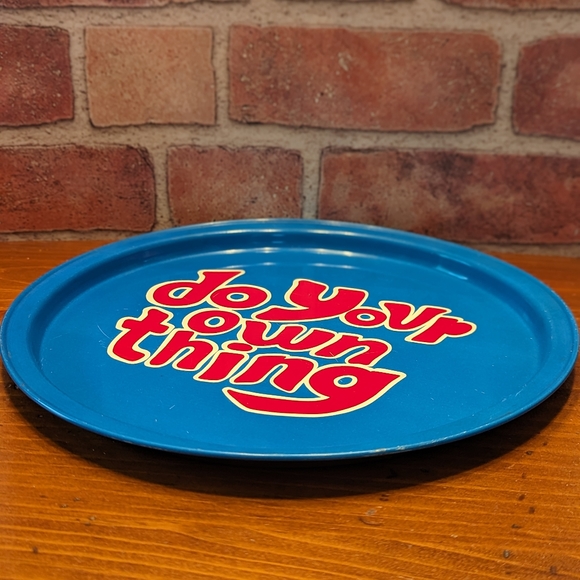 Vintage metal serving tray - Picture 2 of 5